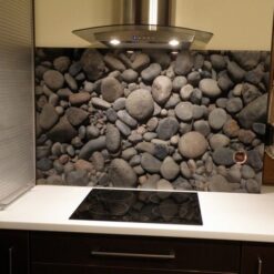 Mẫu kính ốp bếp in tranh đá cuội 3D TOP-107