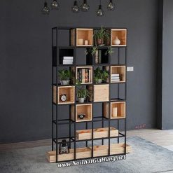 Kệ trang trí khung chân sắt có hộc gỗ trồng hoa GHZ-317